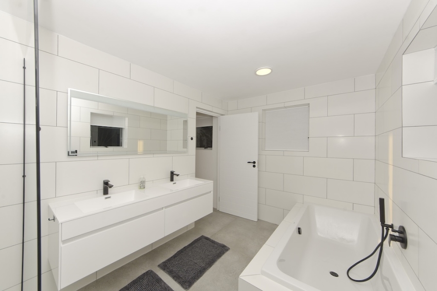 3 Bedroom Property for Sale in The Heads Western Cape